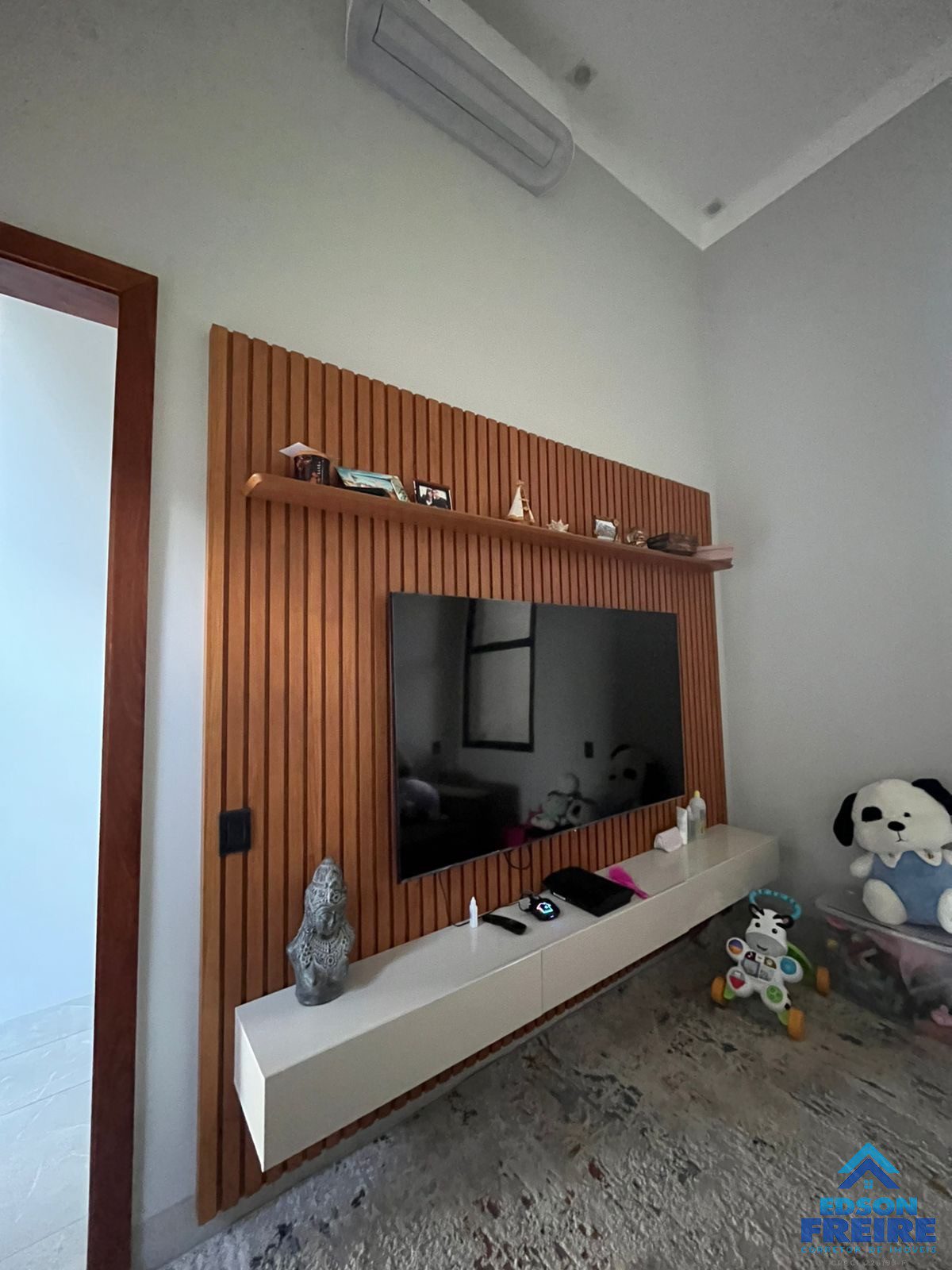 43e33c3a-e4a0-410f-a552-9ba65a608254