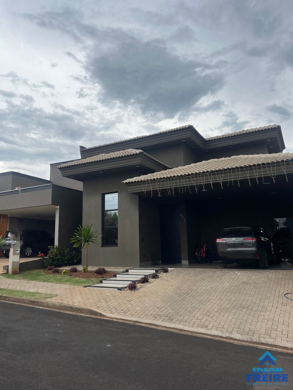 cee66a38-04c9-4883-aab7-995b2076a9f4