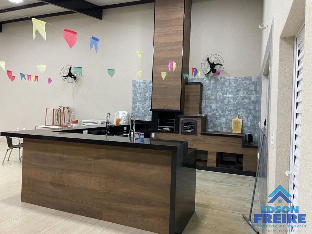 e6535da1-97b7-44c8-a1de-6ed5b88da838