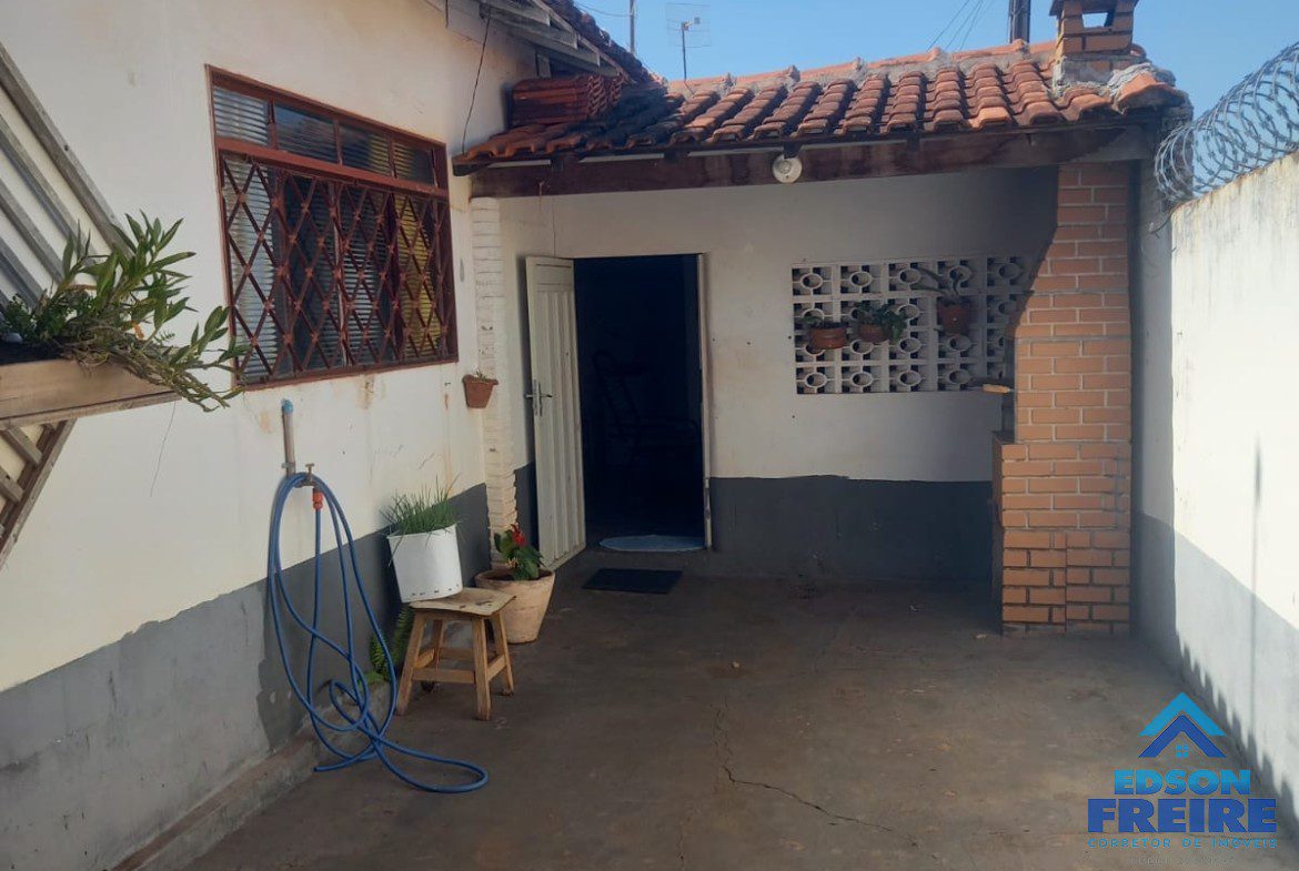 06f2ffc9-b21c-4bcc-a84c-4c09b7418c72