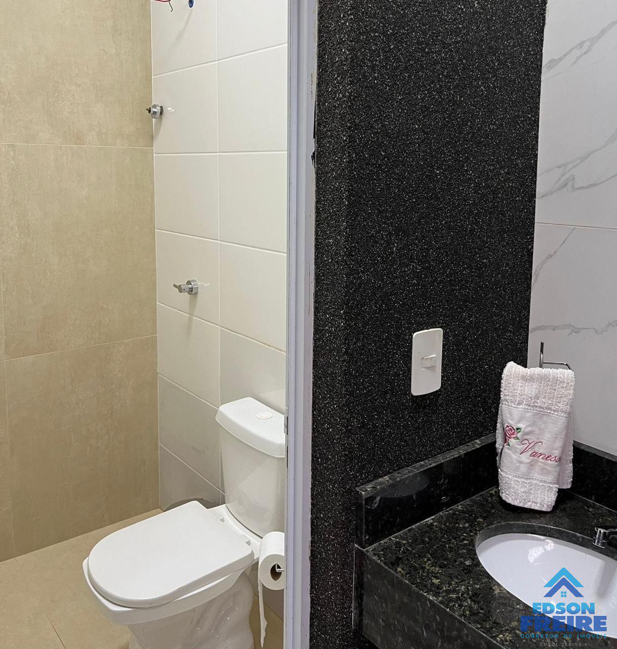 ee567aa1-e5e7-4044-bbe2-1faaee64ef4b