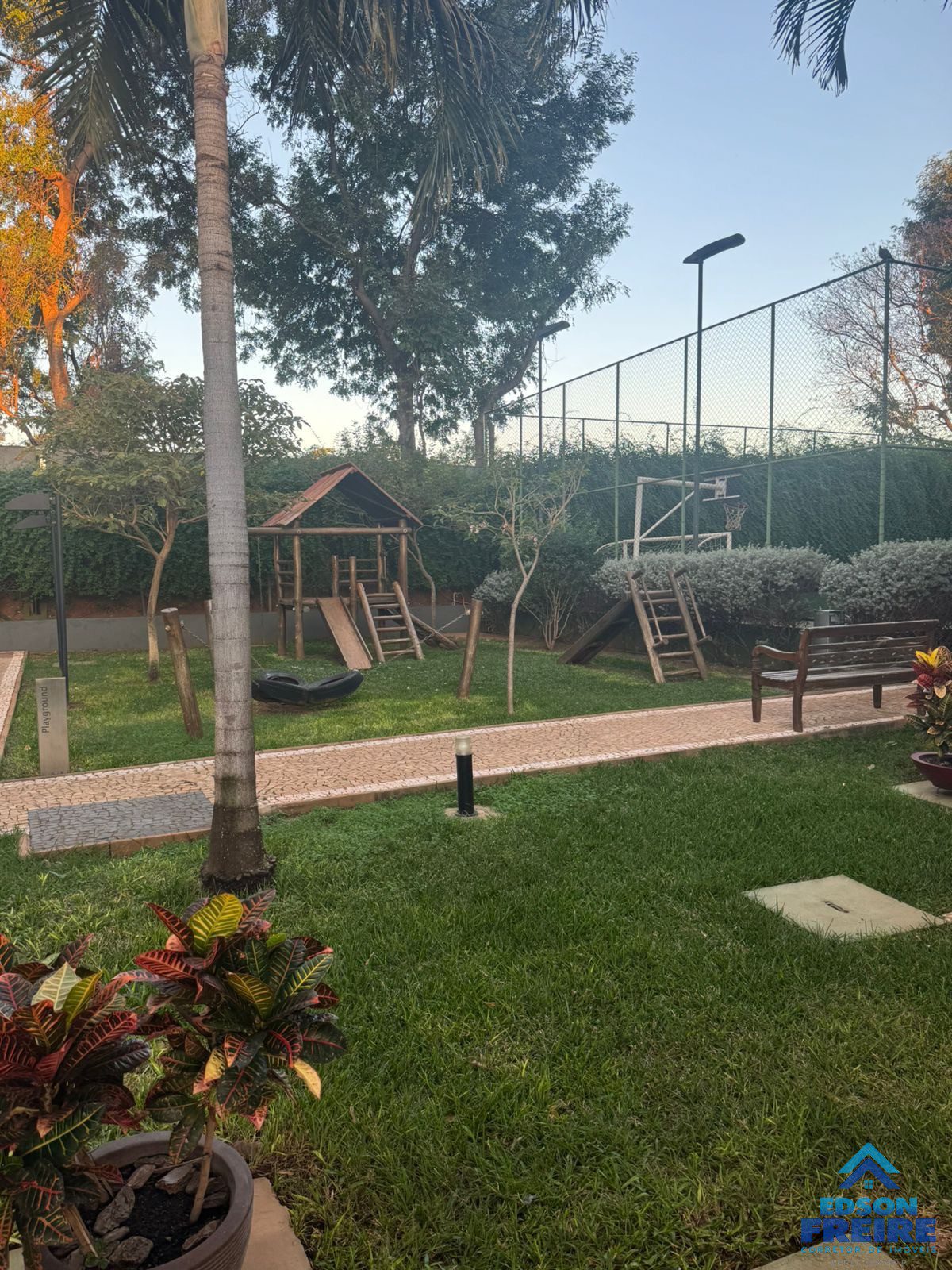 24ac4f5b-25e5-4063-ba06-b7e5cec50d7d