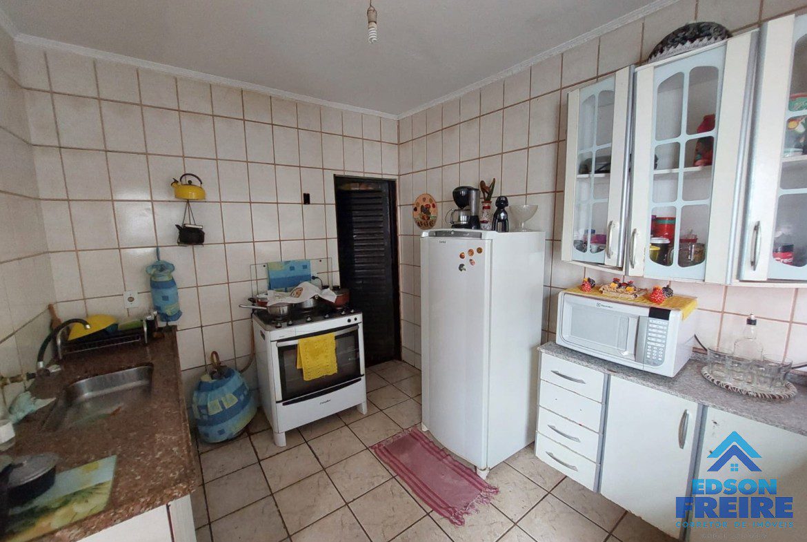 f6e7ed7c-97d3-4e47-99bb-446f72967baf