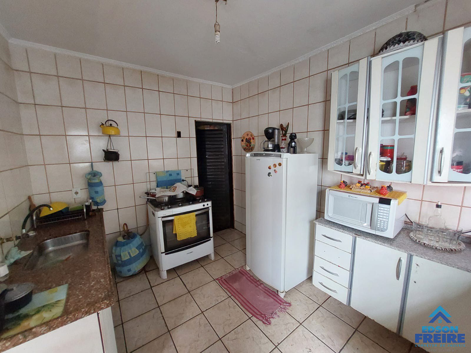 f6e7ed7c-97d3-4e47-99bb-446f72967baf