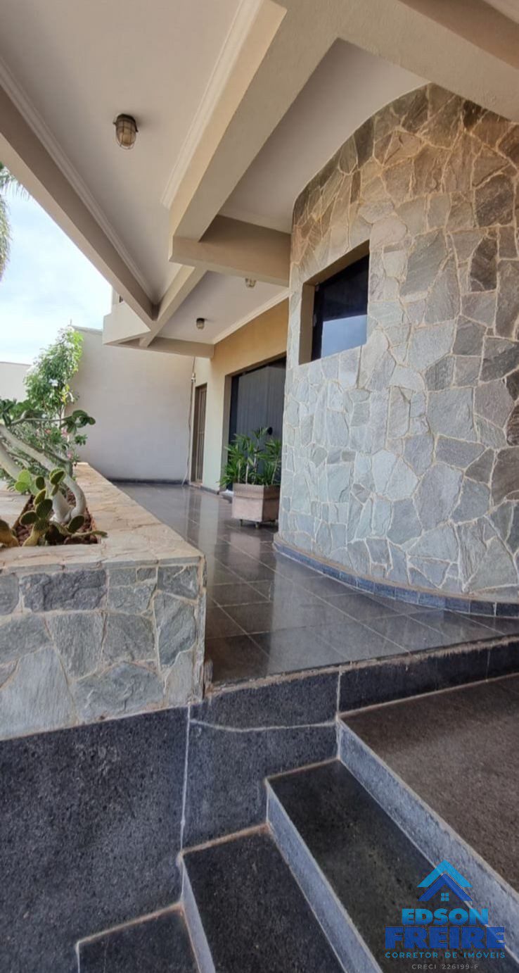 f8a6a4b7-852a-4788-8d25-88721b439820