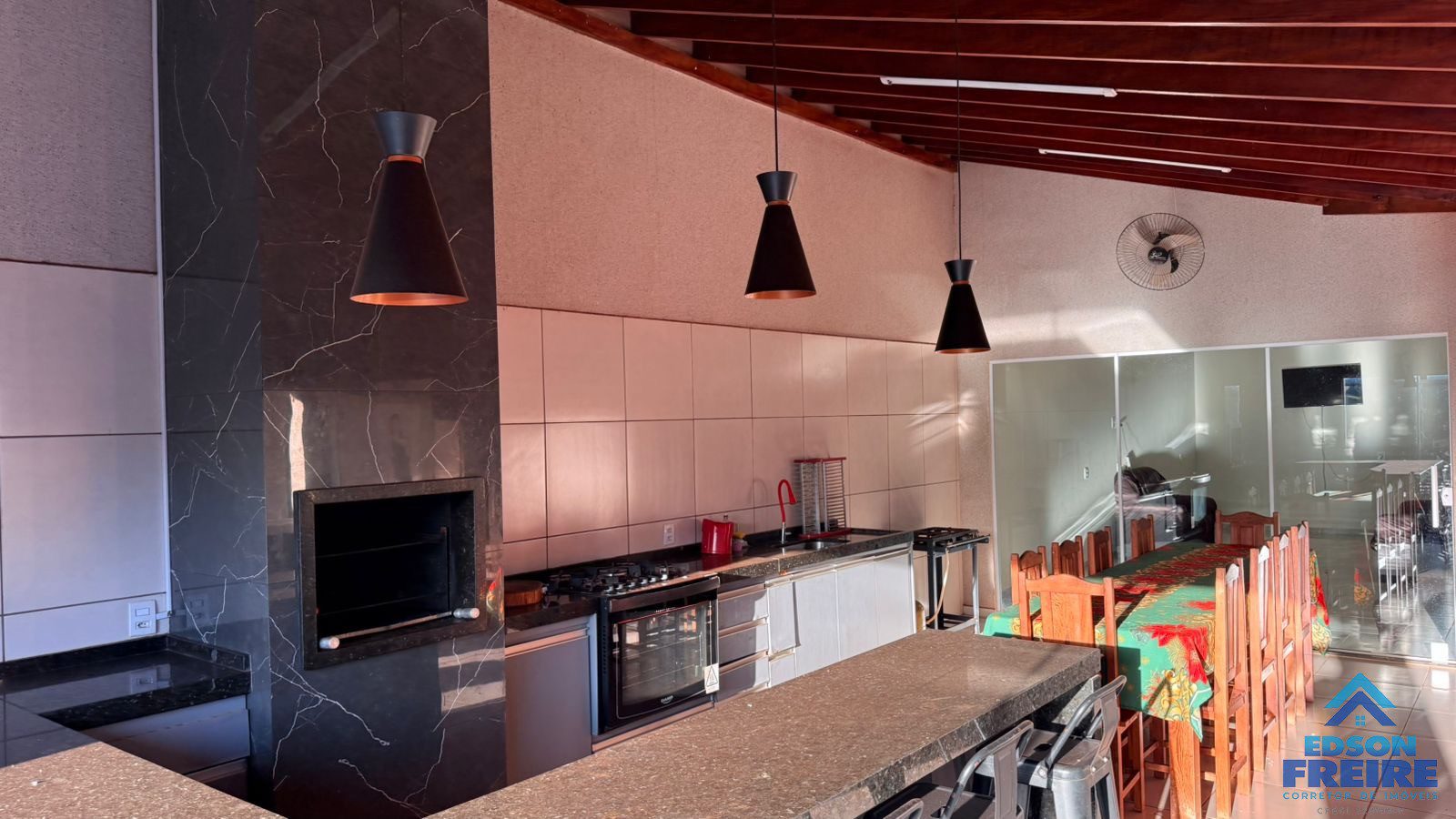 e453dbf4-5b96-449f-8e33-71cc1df5c602